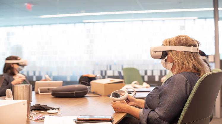 Virtual Reality: The Next Frontier in Immersive Online Gaming