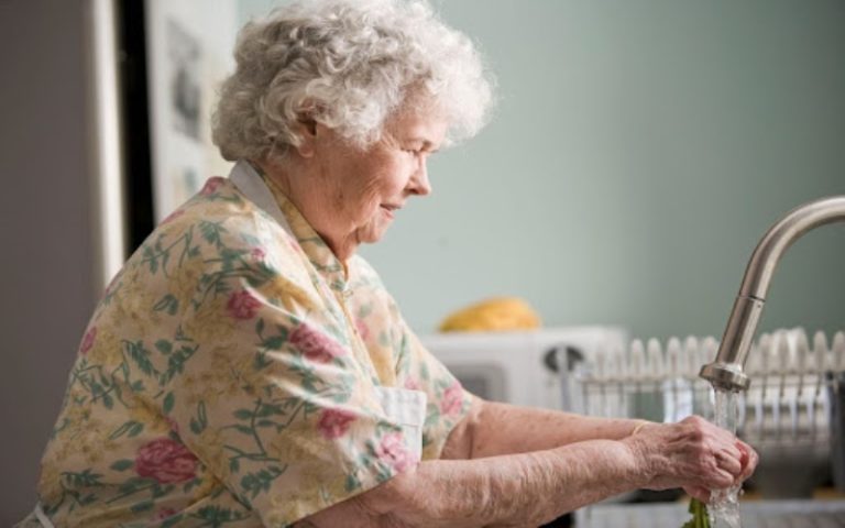 Understanding the Symptoms and Stages of Alzheimer’s Disease